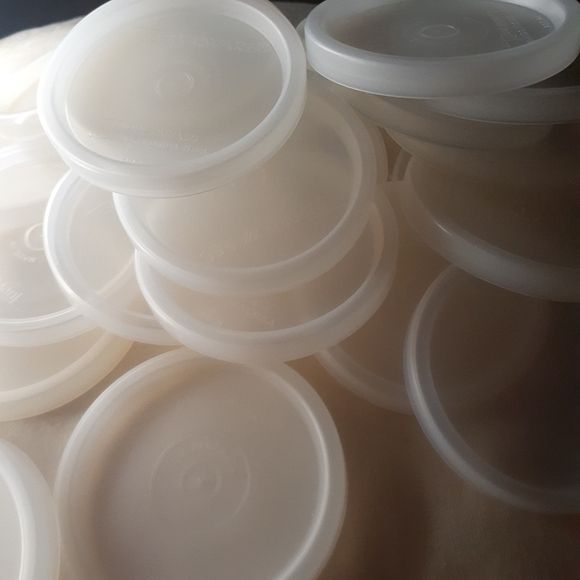 Vtg {4} Tupperware Tumbler Seal Lids 296 *Set of 4* *4 Pack* - Picture 2 of 16